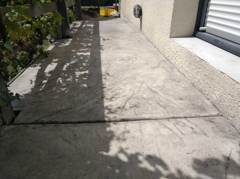 Allée extérieure en béton imprimé à Quimper 1