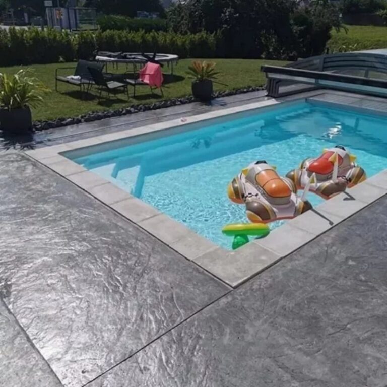 Plage de piscine en béton imprimé à Quimper 1