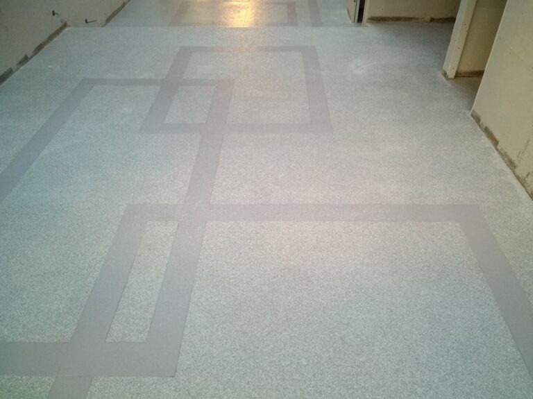 Sol résine quartz motifs géométriques local commercial Quimper 1