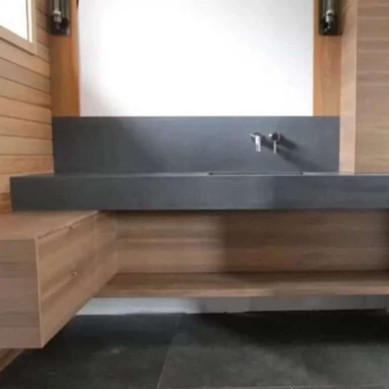 Vasque en béton ciré gris anthracite - Salle de bain Quimper 1